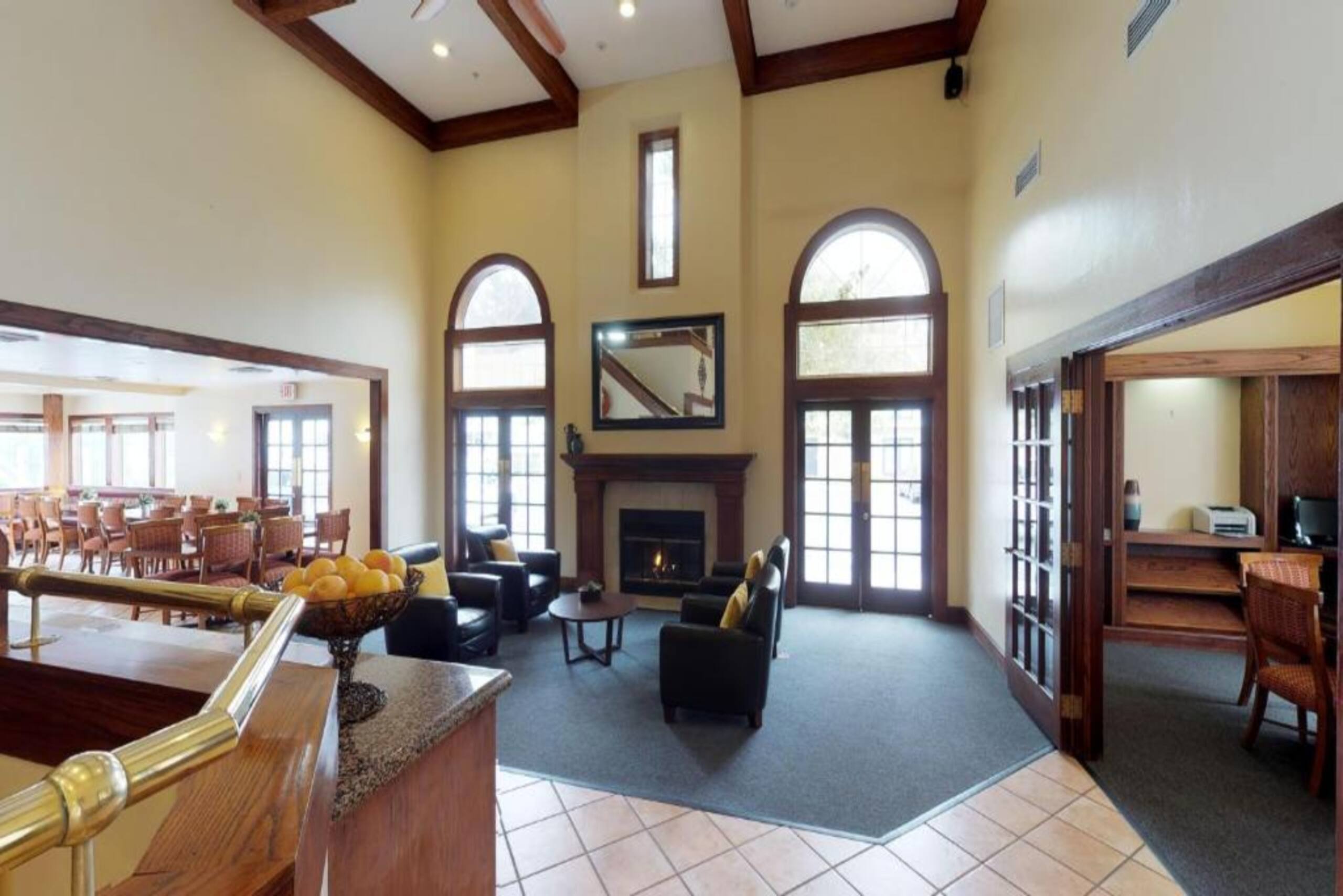3-Room Hotel Block, Pool, Lake, Pet-Friendly - Photo 27