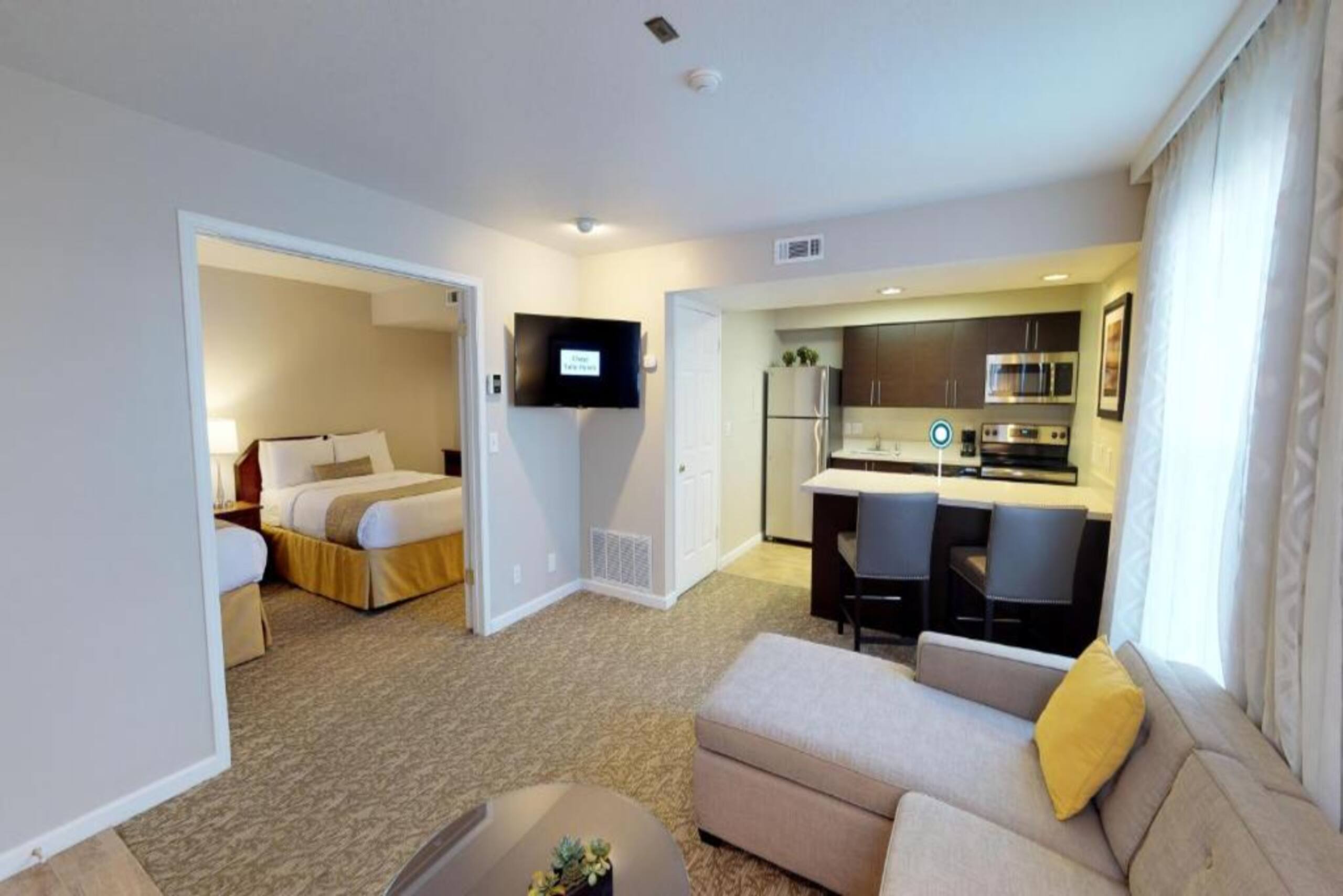 3-Room Hotel Block, Pool, Lake, Pet-Friendly - Photo 6