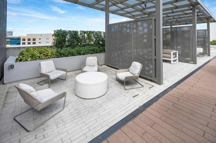 Modern Luxury King Suite | Central Orlando + Pool - Orlando