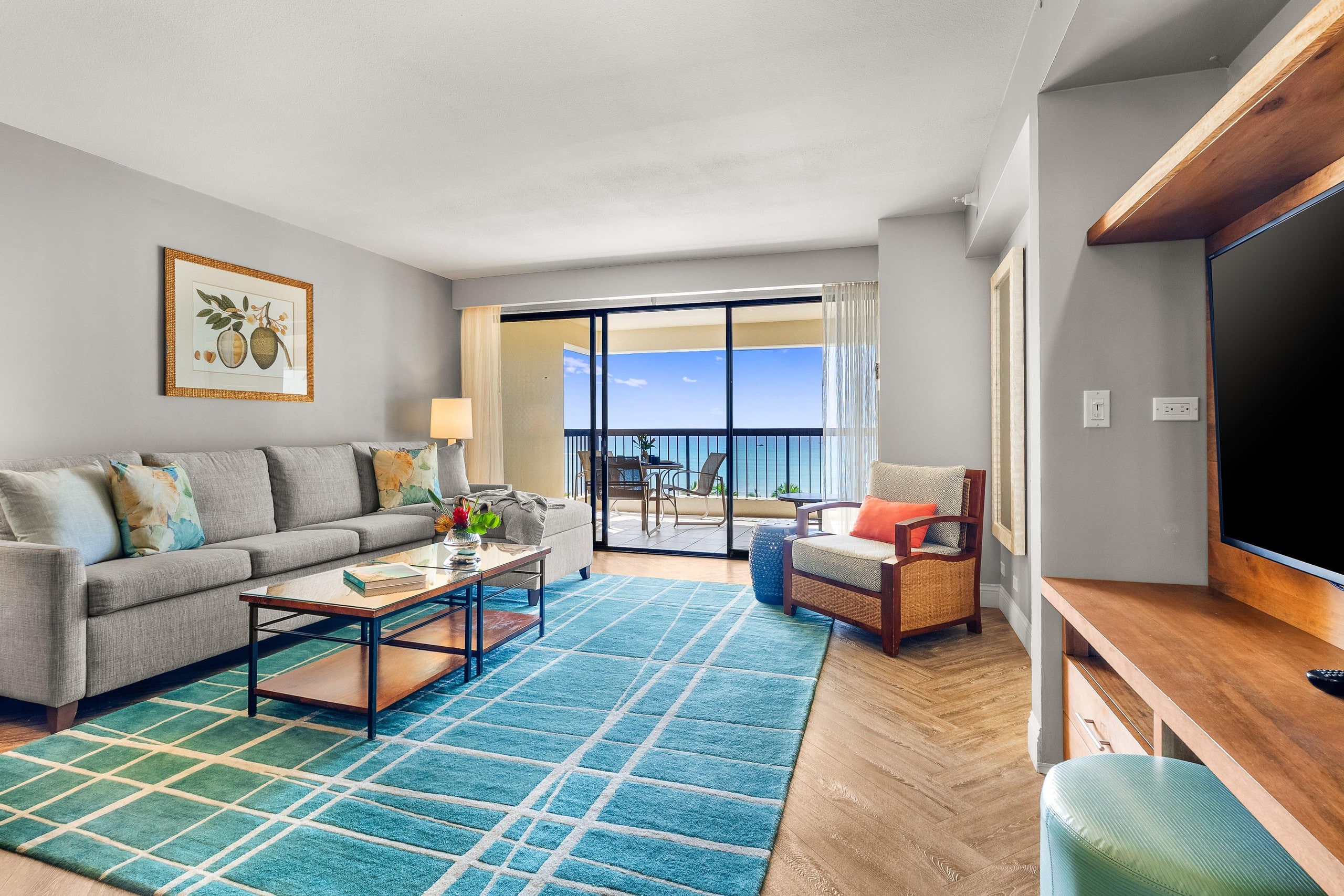 Condo in Honolulu · ★4.6 · 2 bedrooms · 4 beds · 2 private baths - Image 6