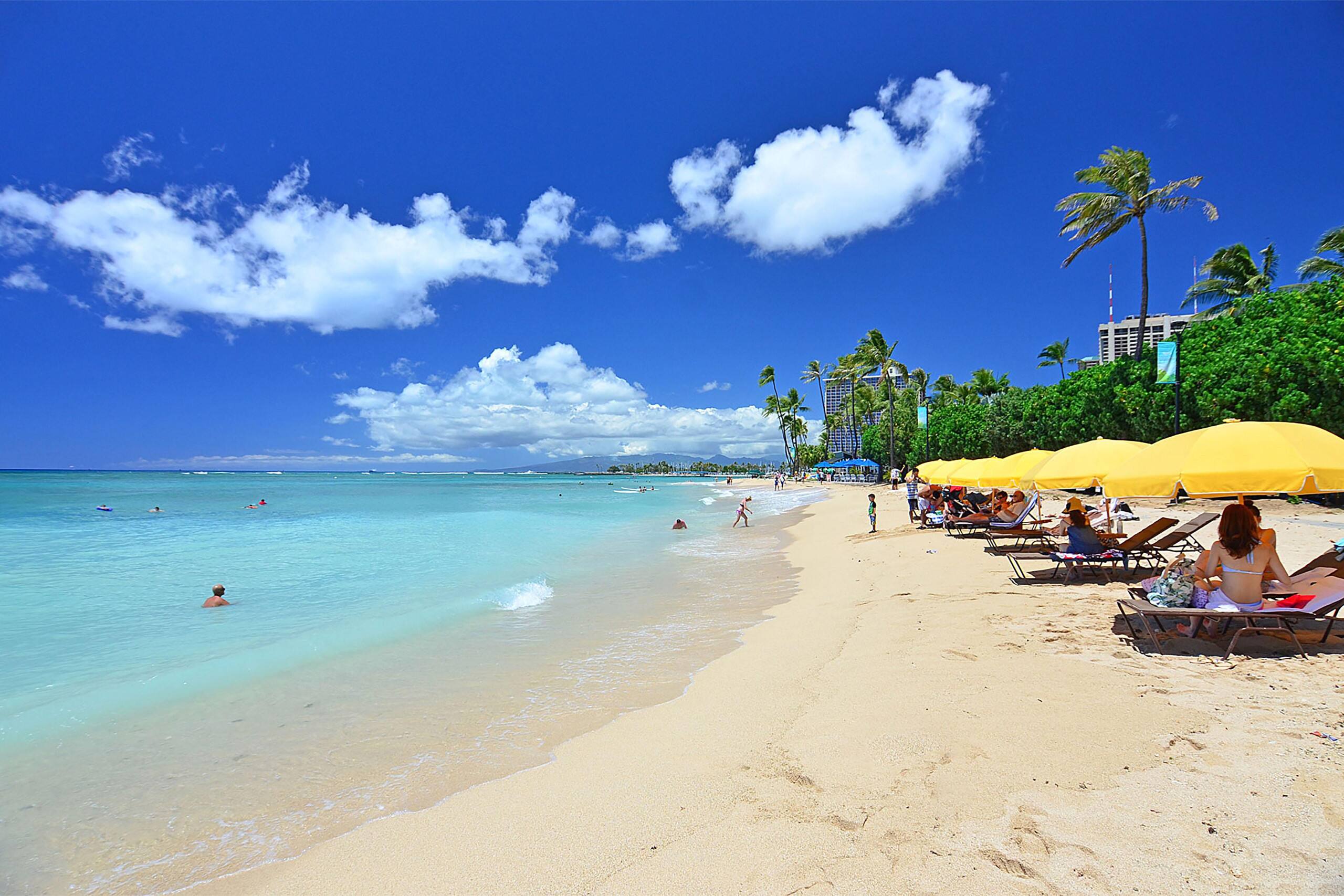 Condo in Honolulu · ★4.6 · 2 bedrooms · 4 beds · 2 private baths - Image 45