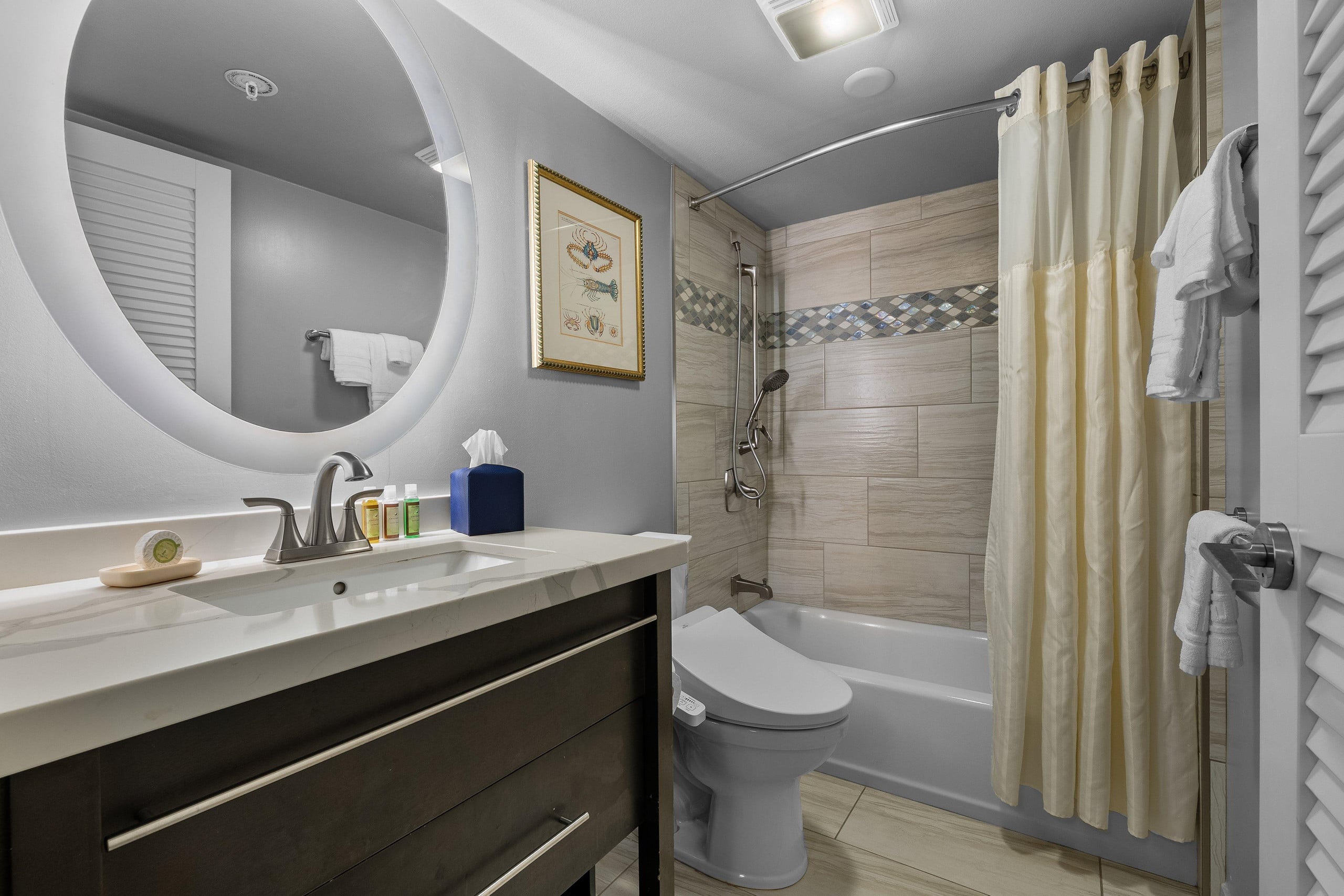 Condo in Honolulu · ★4.6 · 2 bedrooms · 4 beds · 2 private baths - Image 27