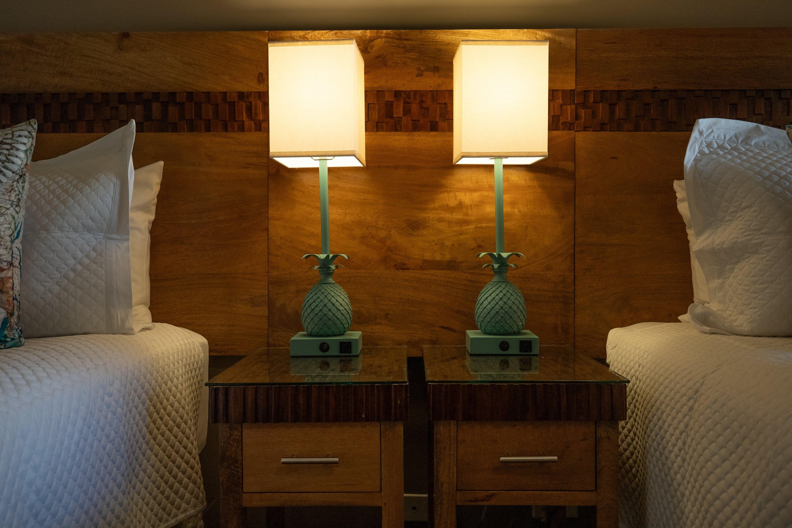 Condo in Honolulu · ★4.6 · 2 bedrooms · 4 beds · 2 private baths - Image 21