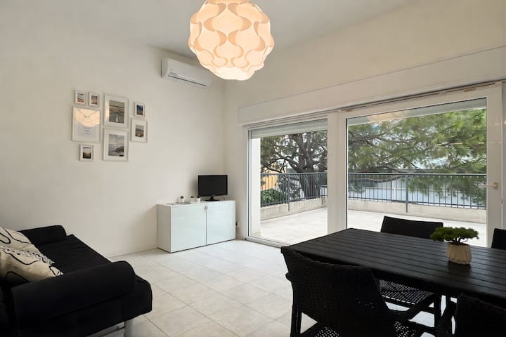 Three-room Apartment With A Large Terrace - Jesolo