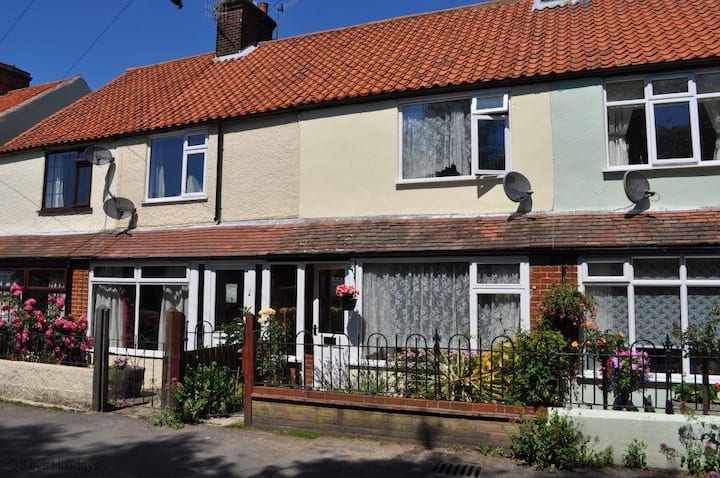 Canary Cottage - Salthouse