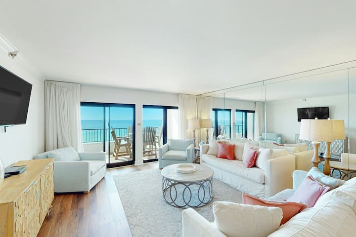 Charming 2br Oceanfront 6th-fl | Pool | Balcony - Destin, FL