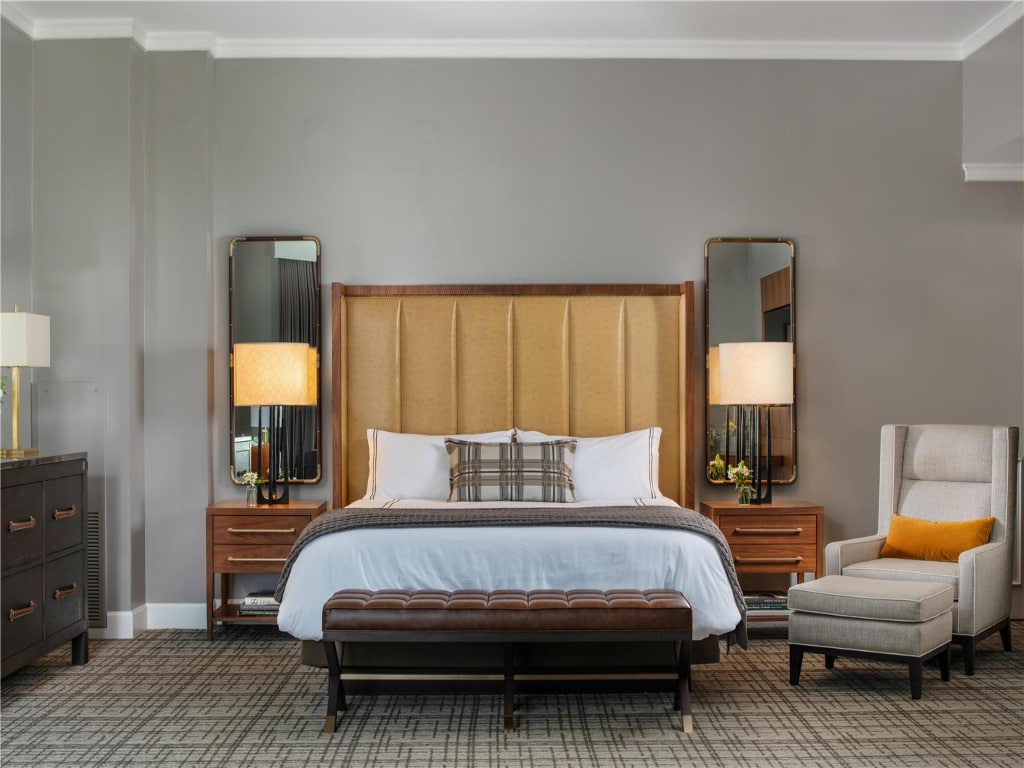 Elegant Guest Room w/ Views of Pool Mountain