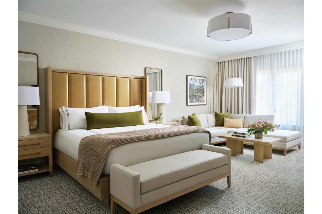 Enjoy Vineyard Charm at Premium Suite Near Athens