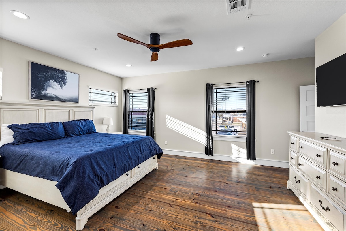 Primary bedroom