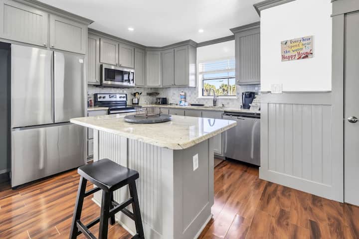 Sunchase 10A* Gulf front Townhome w/Private Beach - Townhouses for