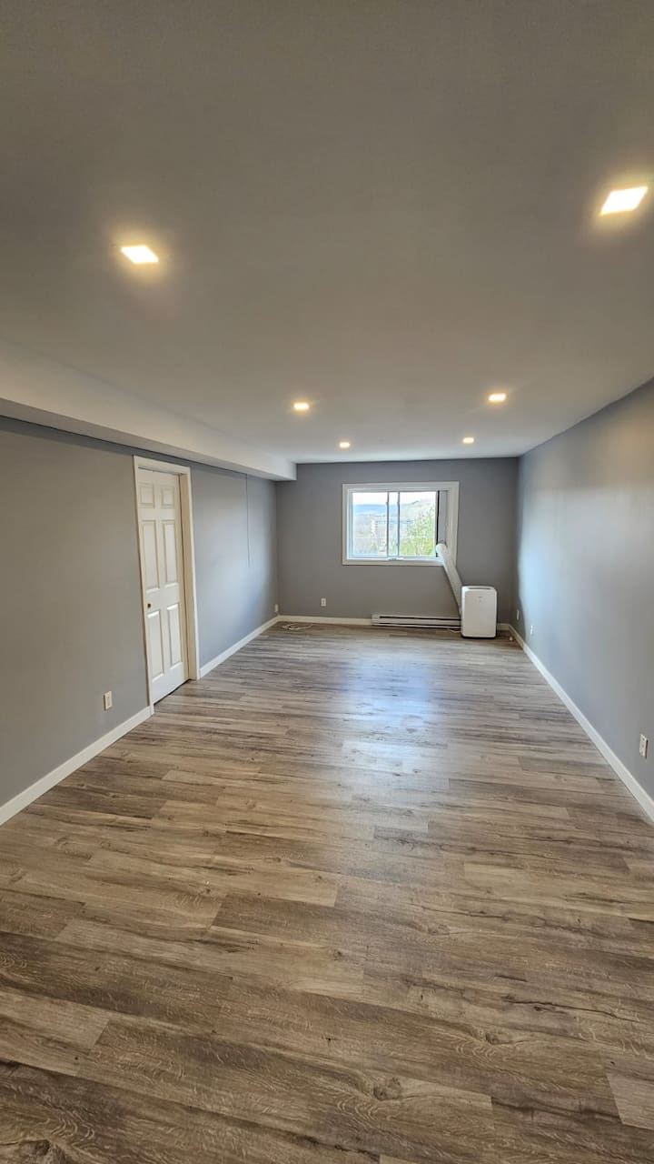 Freshly Renovated 1-bedroom Suite #02 (2nd Floor) - Owen Sound