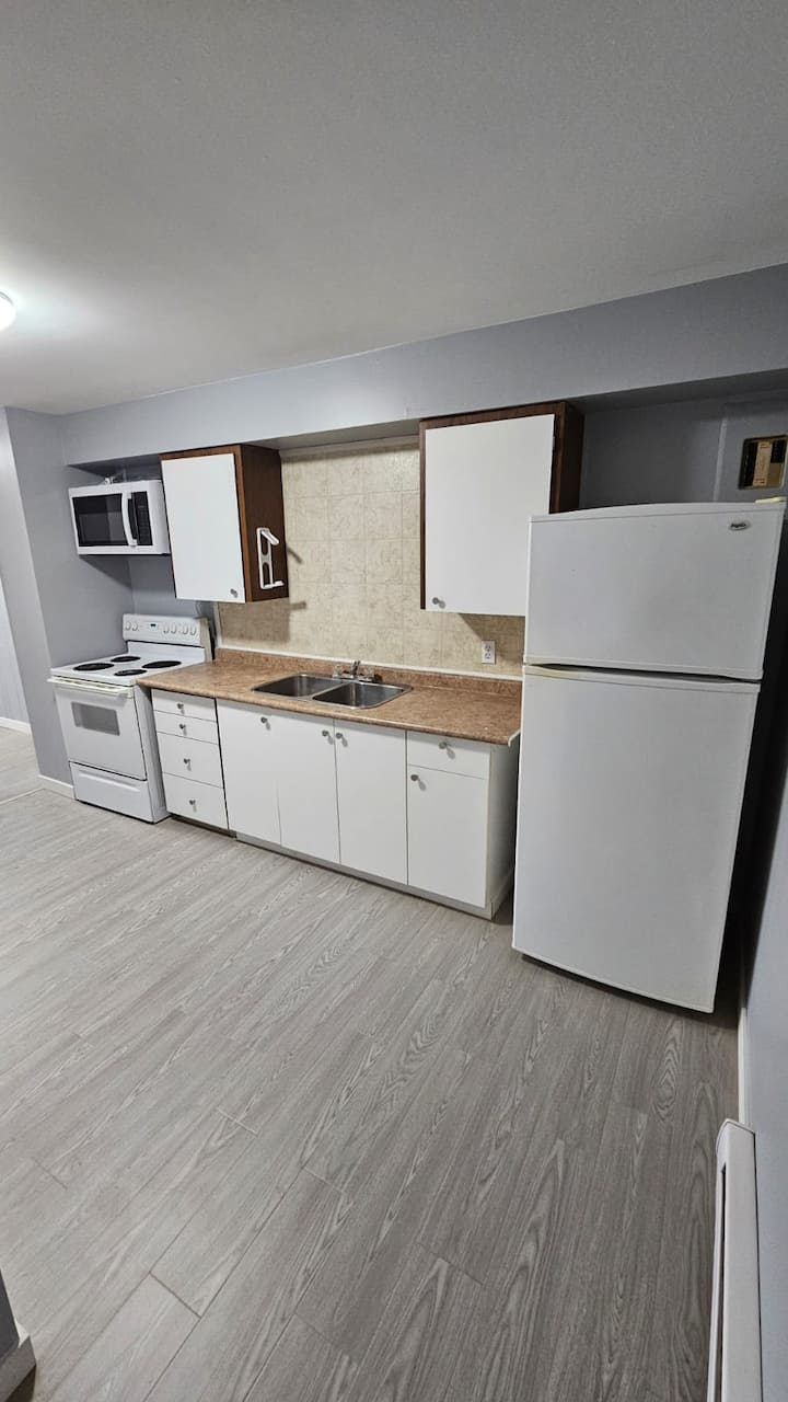 Freshly Renovated Studio Suite #03 (2nd Floor) - Owen Sound