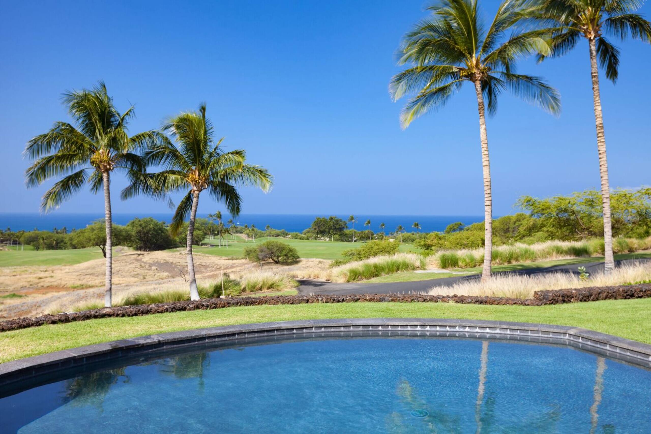 Home in Waimea · ★5.0 · 4 bedrooms · 6 beds · 4.5 baths - Image 42
