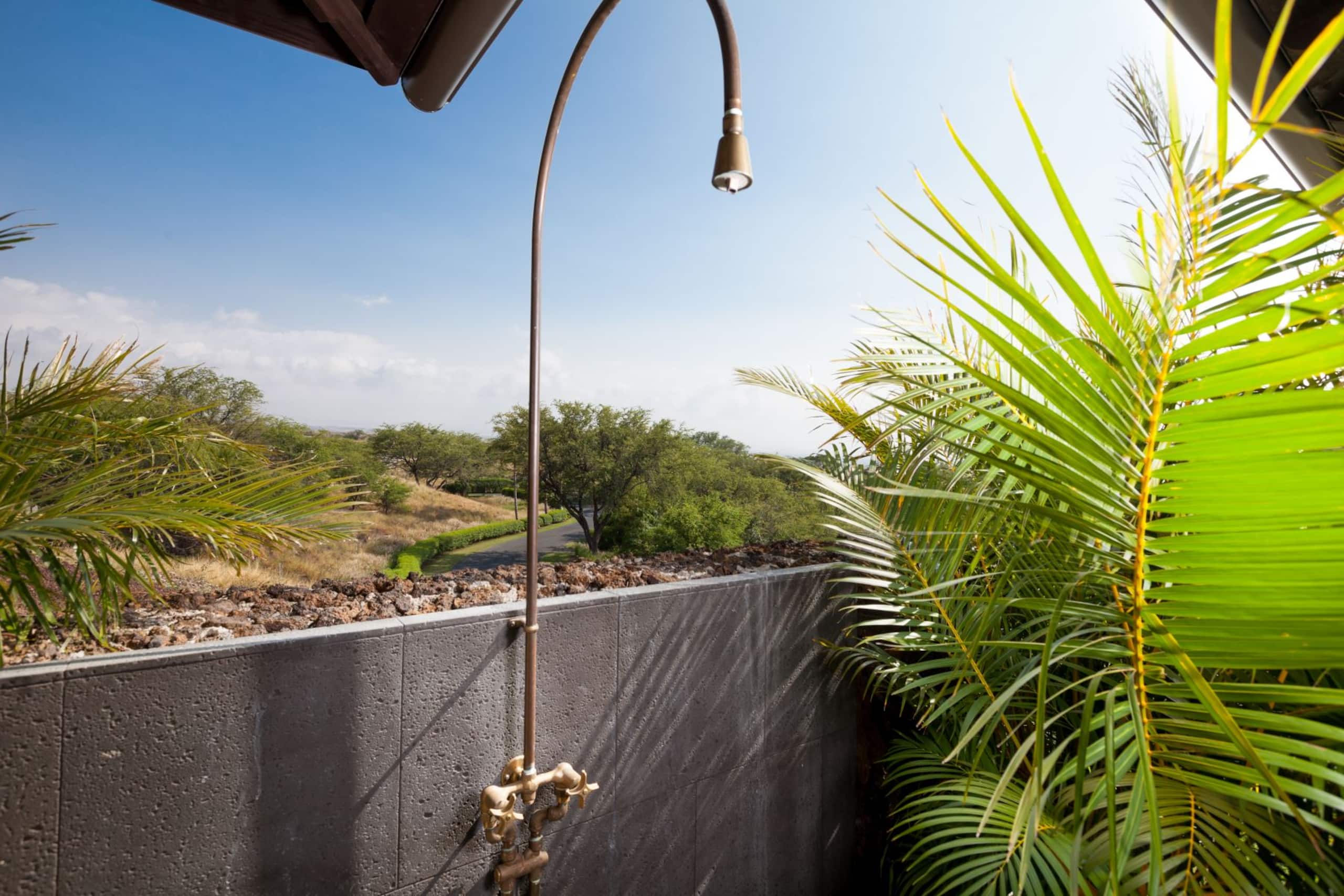 Home in Waimea · ★5.0 · 4 bedrooms · 6 beds · 4.5 baths - Image 26