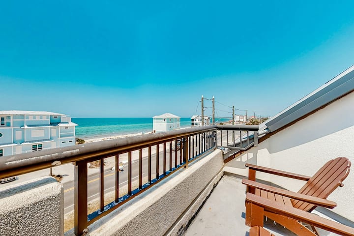 Renovated 2br Gulffront 3rd-floor | Balcony - Mexico Beach, FL
