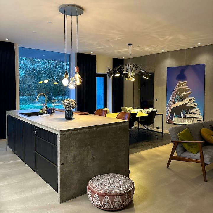 Hotel Vibe In Architectural Settings - Esberg