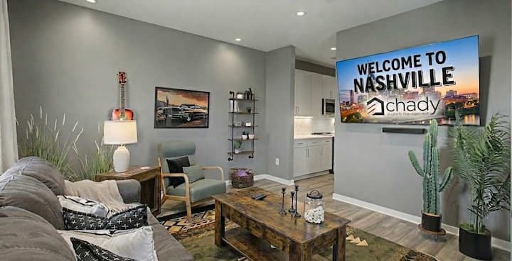 2br Condo In Walkable Area & 5 Mins To Broadway! - Nashville, TN