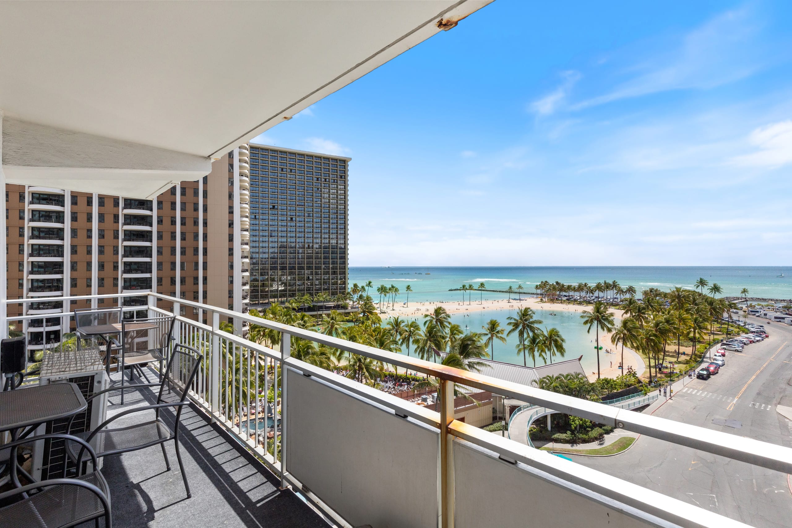 Ilikai Hotel Condo with Ocean, Lagoon & Fireworks - Image 20