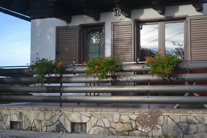 K-25051 Maison De Deux Chambres Avec La Terrasse - Osilnica