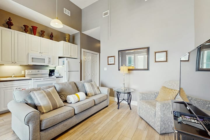 Studio 3rd-floor | Balcony | Pool | Hot Tub - Santa Rosa Beach, FL