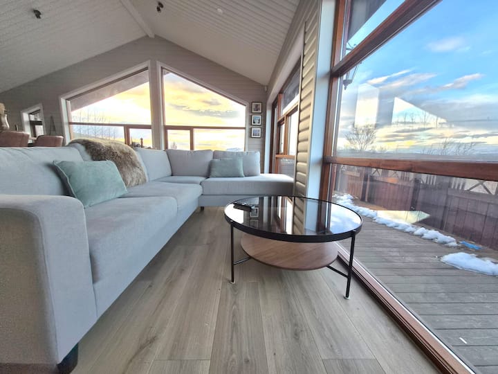 Golden Circle Lux Cabin/cinema & Aurora Glasshouse - Island