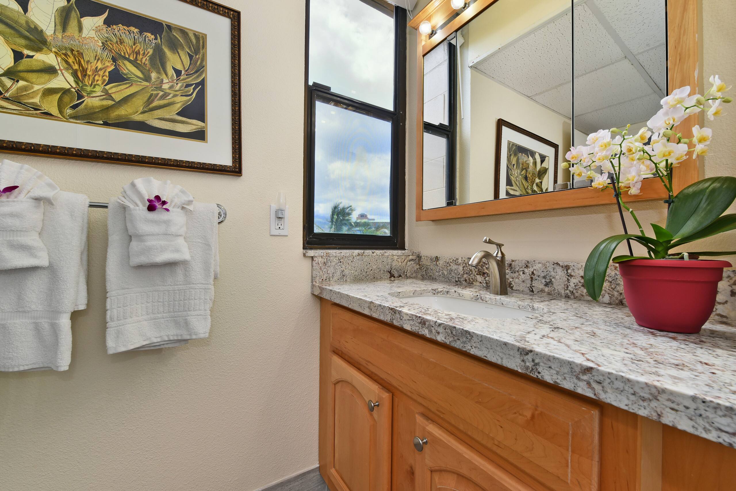 Condo in Lahaina · ★4.69 · 1 bedroom · 1 bed · 1 bath - Image 14