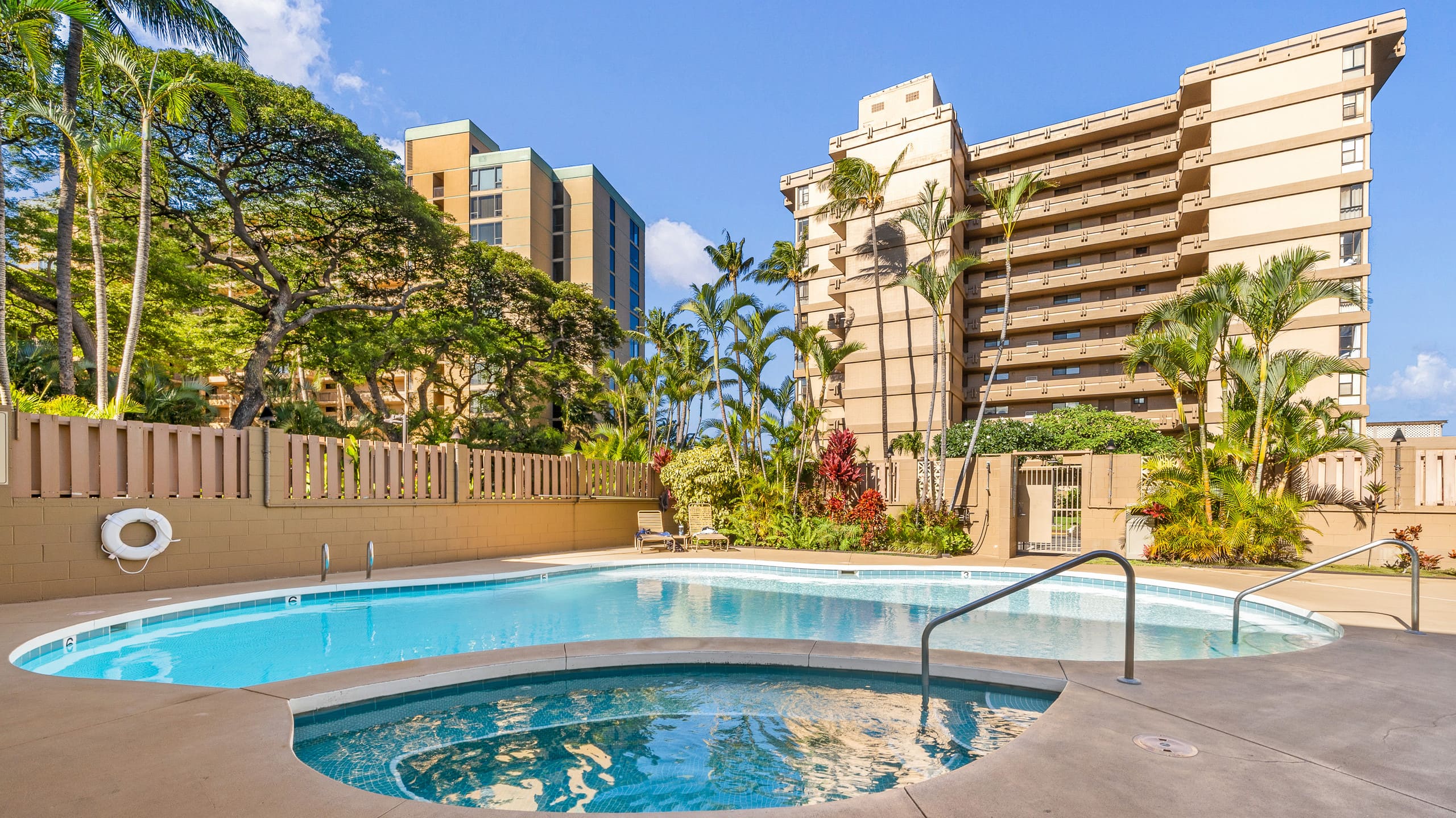 Condo in Lahaina · ★4.69 · 1 bedroom · 1 bed · 1 bath - Image 36