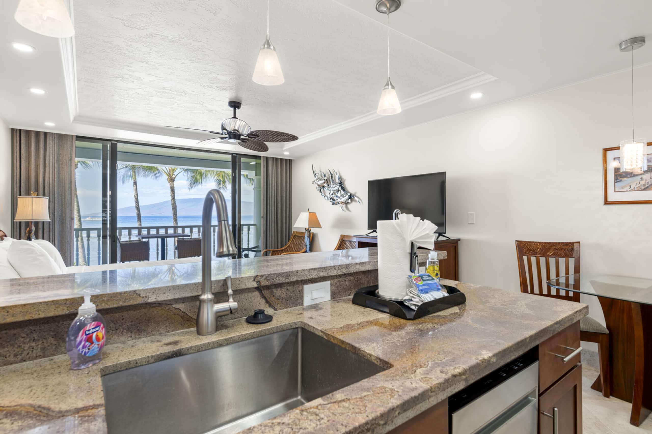 Condo in Lahaina · ★4.86 · 1 bedroom · 1 bed · 1 private bath - Image 12