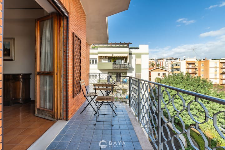 Bright 3br W/ Balcony Near Poetto Beach - Cagliari