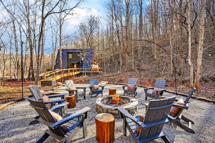 Haven Haus | Modern Black A-Frame| Hot Tub + Sauna - Cabins for