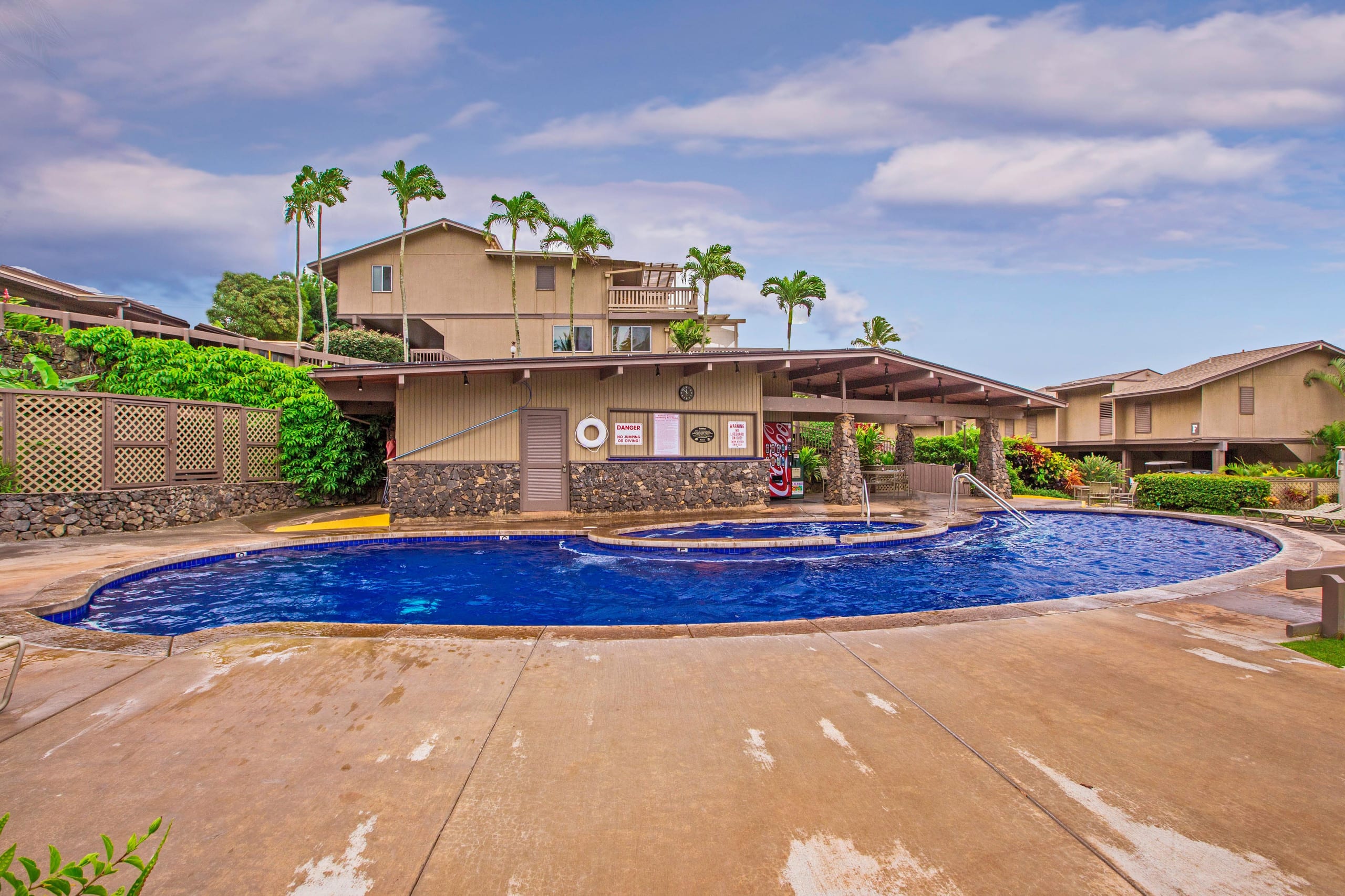 Condo in Lahaina · ★5.0 · 2 bedrooms · 3 beds · 2 baths - Image 32