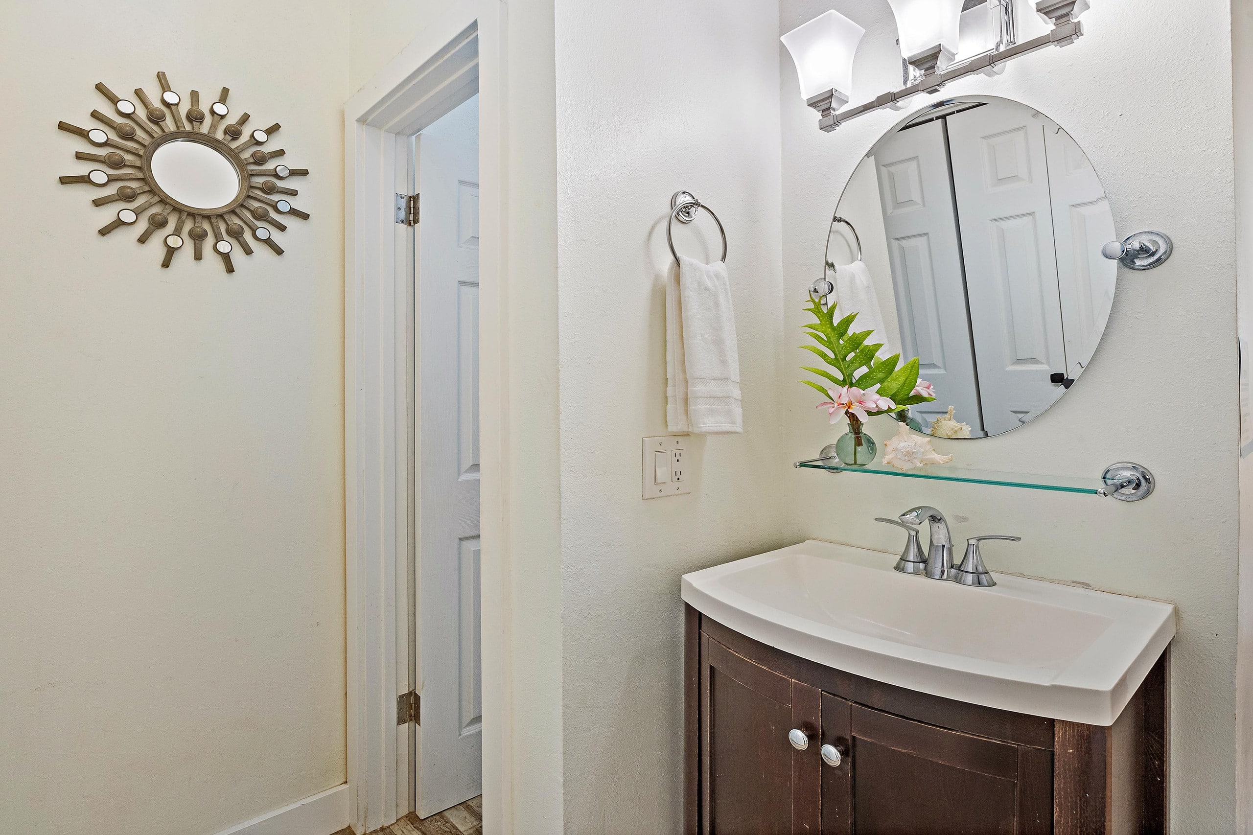 Condo in Lahaina · ★5.0 · 2 bedrooms · 3 beds · 2 baths - Image 13