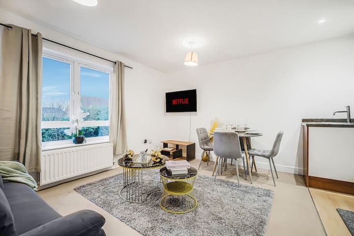 The Cosy Spot- Contractor Friendly- Free Parking - Bedford, Royaume-Uni
