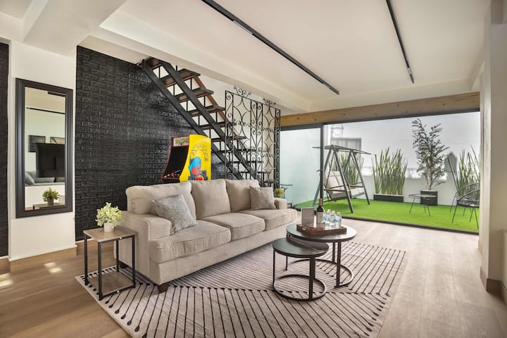 Spacious Home Ideal For Groups, Patio, Arcade Game - Naucalpan de Juárez