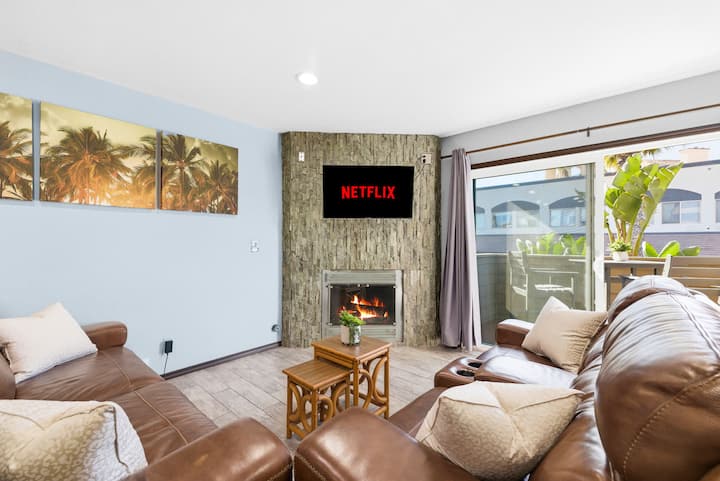 Balcony | 2 Br | Steps To Sand | Imperial Beach - 임피리얼비치