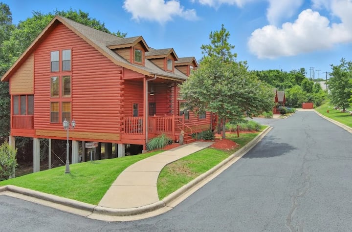 Family Cabin Close To Top Branson Attractions - Branson, MO