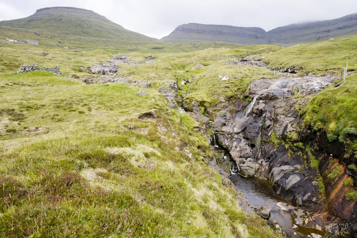 Arctic Cabin Hideaway With Fjord View - Faroe Islands
