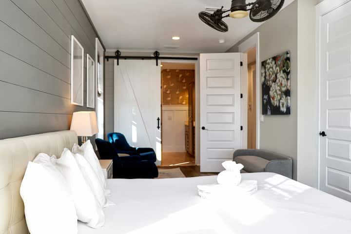 חדר שינה 6 עם חדר רחצה ראשי