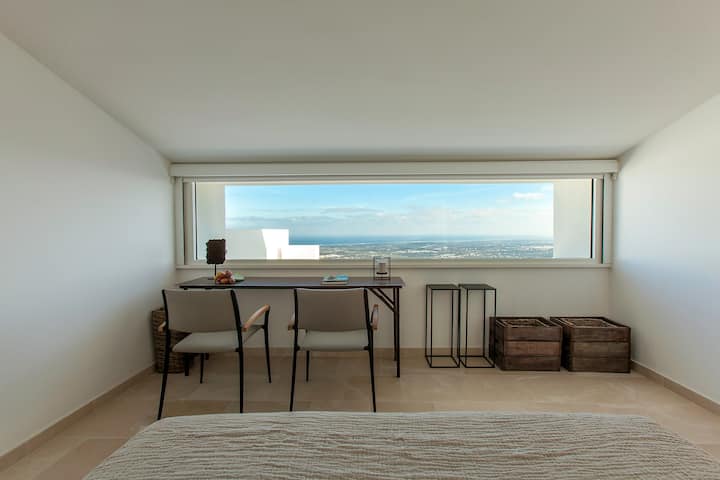 El dormitorio doble en el primer piso (dormitorio 4) tiene vistas magníficas.