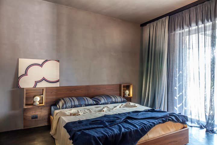 Uno de los dos dormitorios dobles de la casa principal (dormitorio 1).