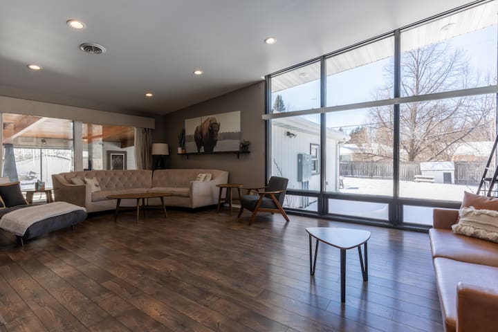 Historic Home W/ Indoor Pool On Iconic 8th St - Fargo, ND
