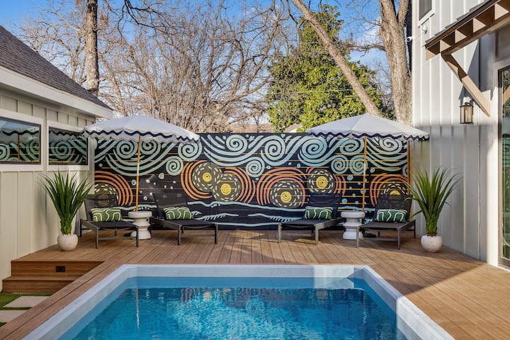 Sunlit Green Retreat | Pool | Endless Outdoor Fun - オースティン, TX