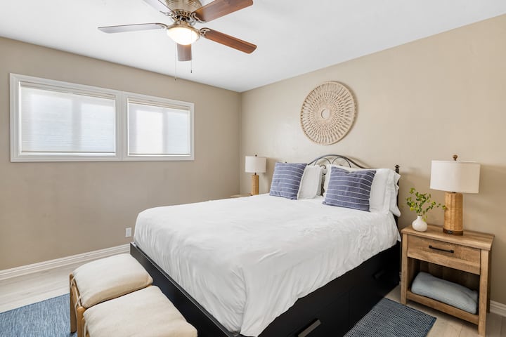 Bayfront Condo + Dock Access Near Newport Hotspots - Newport Beach, CA