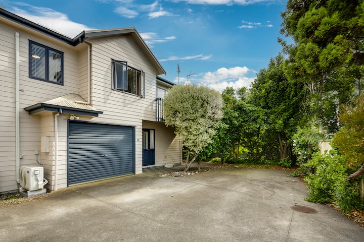Central Green Escape - Napier Holiday Home - Napier