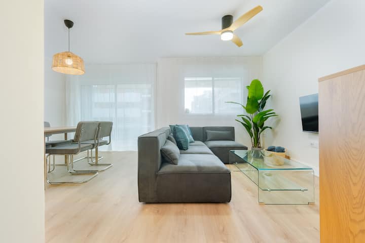 Bright 3br/2ba W/ Balcony In Los Remedios - Séville
