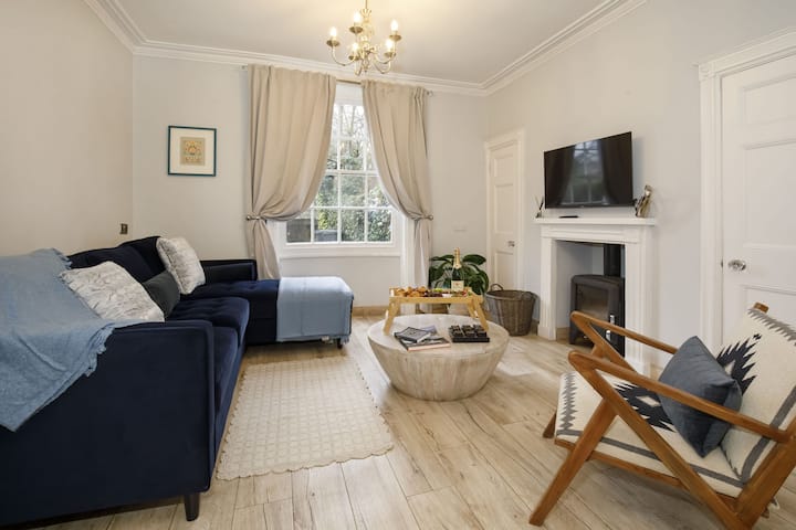 Tower Place Cottage Within City Walls - York