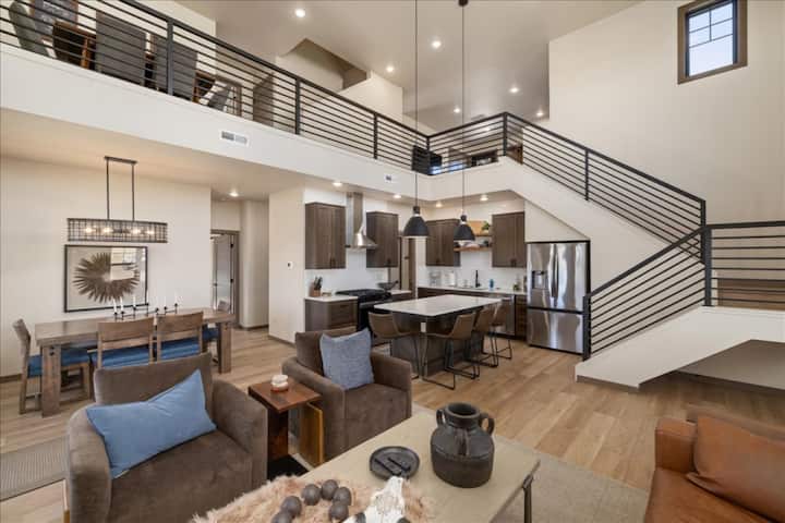 Luxury Family Getaway/ Hot Tub 5 Bedrooms! - Red Lodge, MT