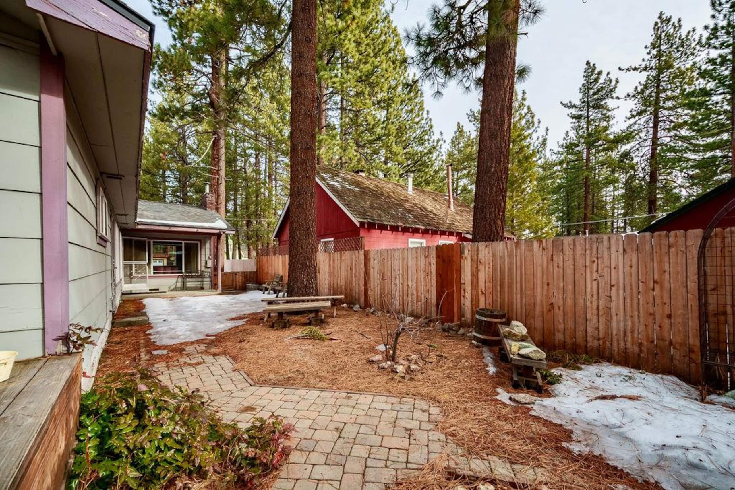 Home in South Lake Tahoe · 3 bedrooms · 5 beds · 2 private baths - Image 30