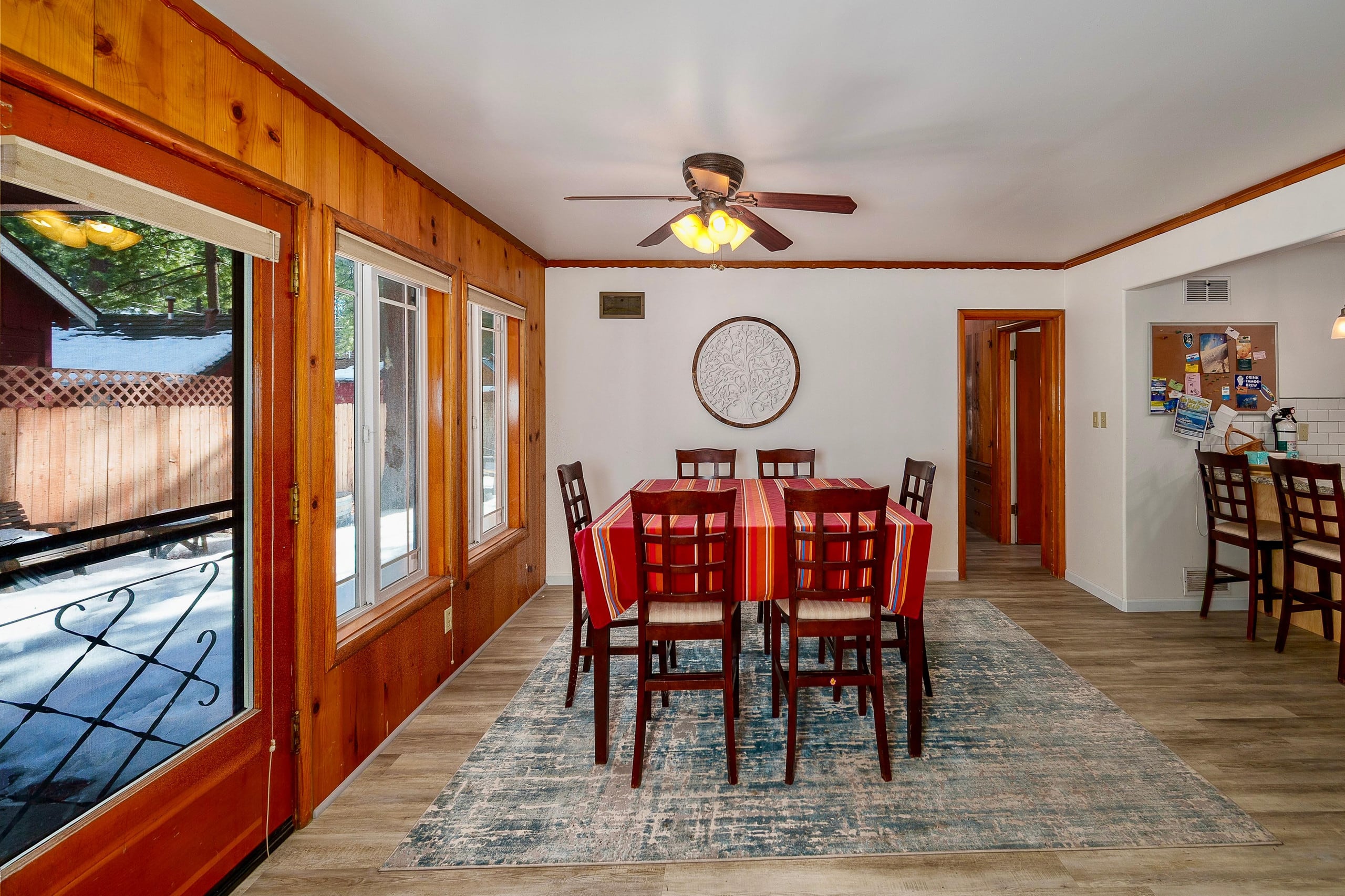 Home in South Lake Tahoe · 3 bedrooms · 5 beds · 2 private baths - Image 8