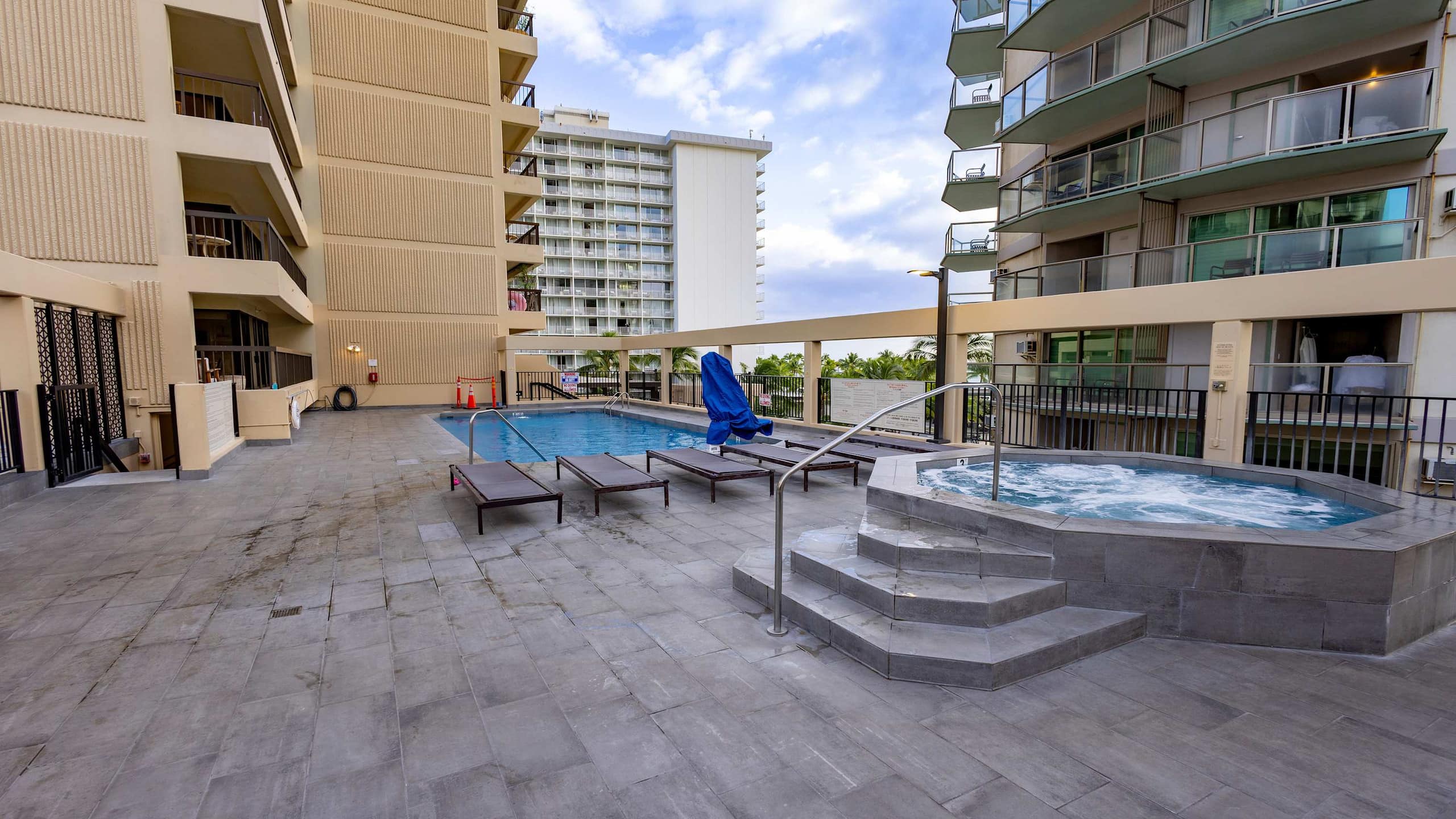 Steps to Waikiki Beach! | Ocean View Balcony - Image 31